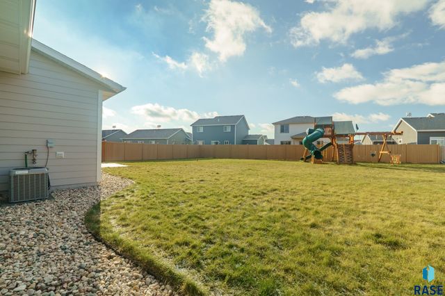 252 Lydia Ct Court, Harrisburg, SD 57032