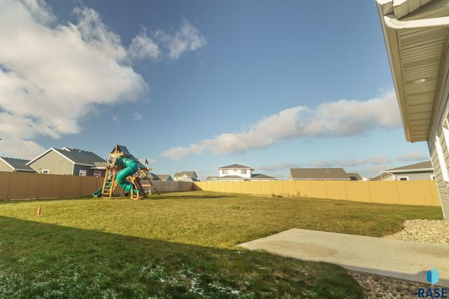 252 Lydia Ct Court, Harrisburg, SD 57032