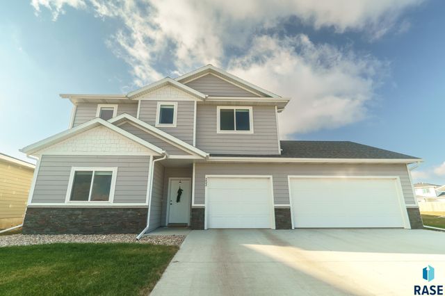 252 Lydia Ct Court, Harrisburg, SD 57032