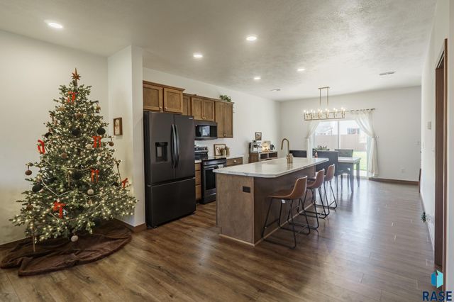 252 Lydia Ct Court, Harrisburg, SD 57032