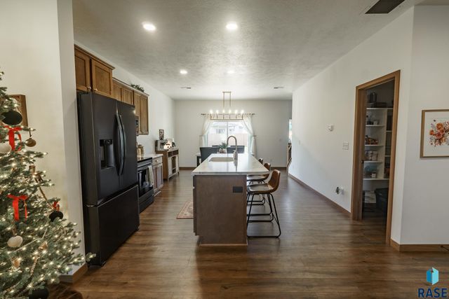 252 Lydia Ct Court, Harrisburg, SD 57032