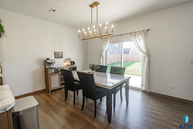 252 Lydia Ct Court, Harrisburg, SD 57032