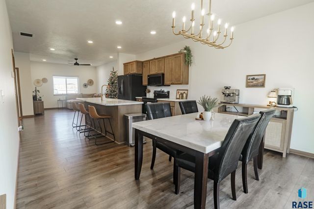 252 Lydia Ct Court, Harrisburg, SD 57032