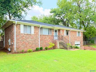 2501 Greenhill Drive NW, Huntsville, AL 35810
