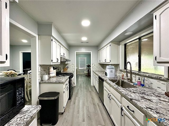 209 Roanoke Drive, Victoria, TX 77904