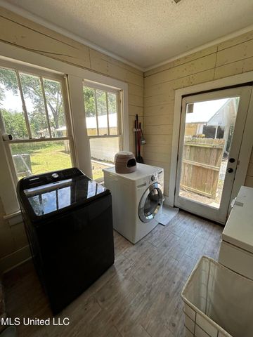 1006 Lamar Street, Cleveland, MS 38732