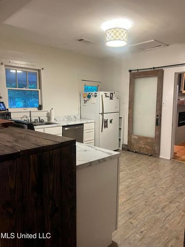 1006 Lamar Street, Cleveland, MS 38732