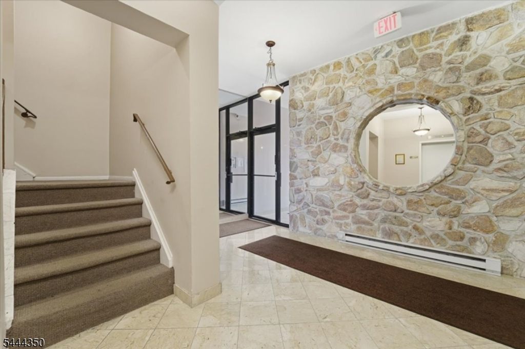 1906 Paterson Plank Rd 3D, North Bergen Twp., NJ 07047 — photo 2