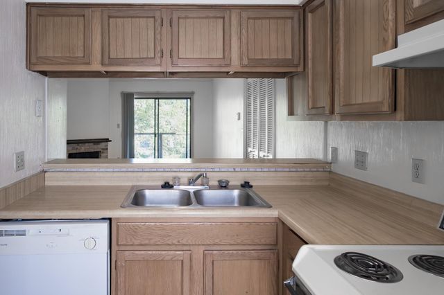 421 W San Antonio ST E-4, San Marcos, TX 78666