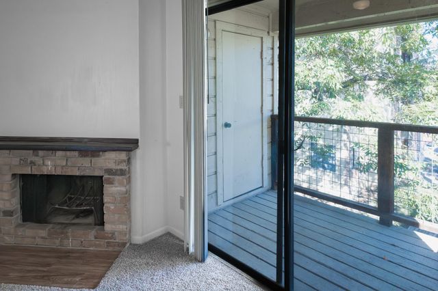 421 W San Antonio ST E-4, San Marcos, TX 78666