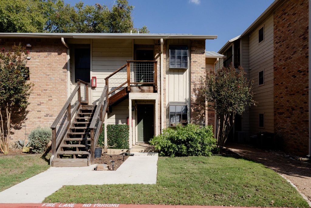 421 W San Antonio ST E-4, San Marcos, TX 78666