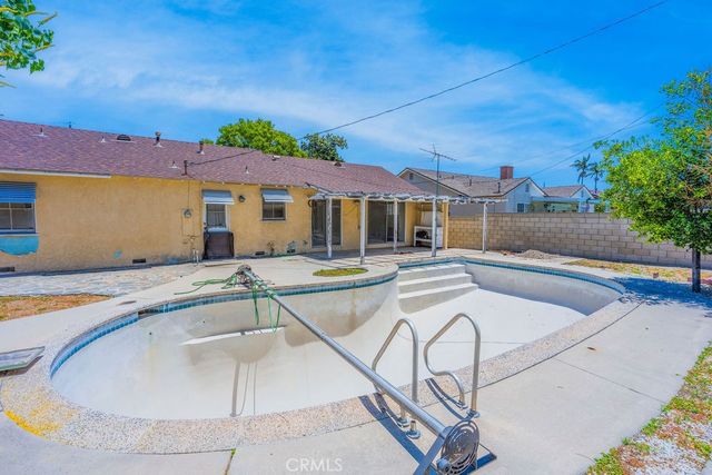2023 S Janette Lane, Anaheim, CA 92802