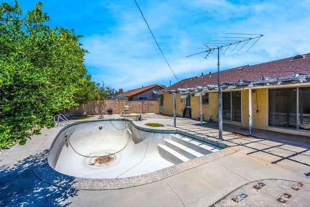 2023 S Janette Lane, Anaheim, CA 92802