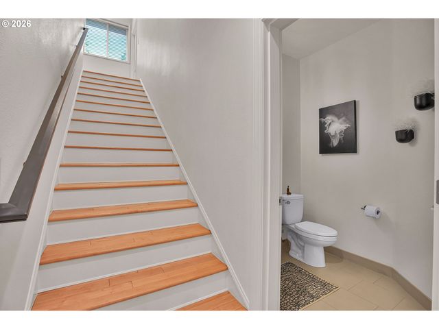 785 Marylhurst Dr, West Linn, OR 97068