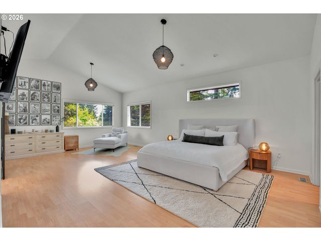 785 Marylhurst Dr, West Linn, OR 97068