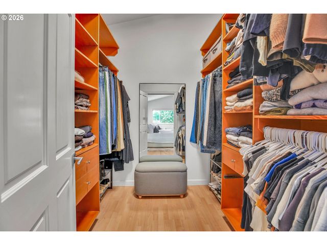 785 Marylhurst Dr, West Linn, OR 97068