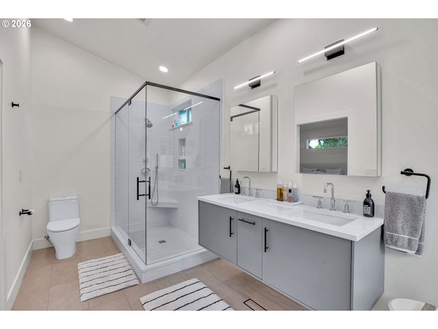 785 Marylhurst Dr, West Linn, OR 97068