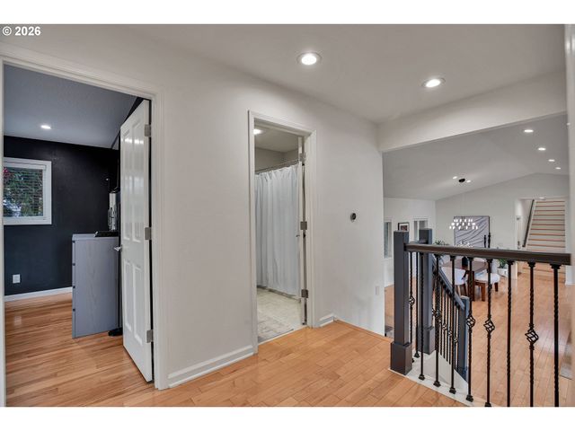 785 Marylhurst Dr, West Linn, OR 97068