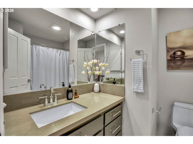 785 Marylhurst Dr, West Linn, OR 97068