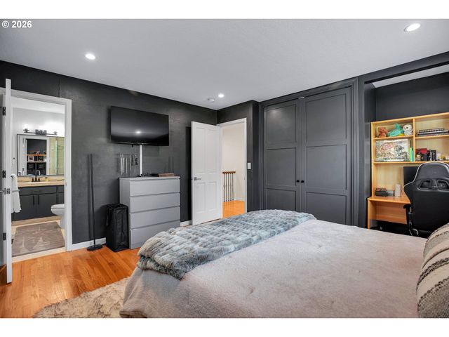 785 Marylhurst Dr, West Linn, OR 97068