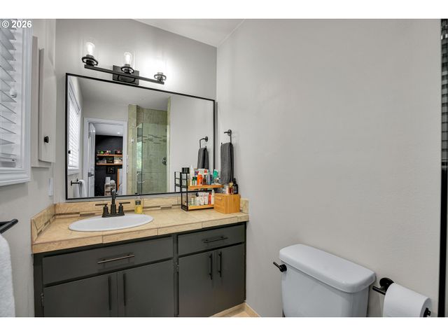 785 Marylhurst Dr, West Linn, OR 97068