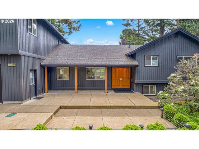 785 Marylhurst Dr, West Linn, OR 97068