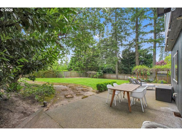 785 Marylhurst Dr, West Linn, OR 97068