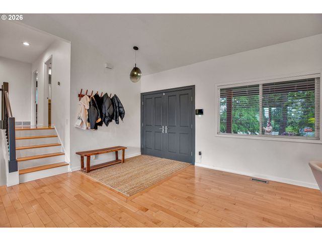 785 Marylhurst Dr, West Linn, OR 97068