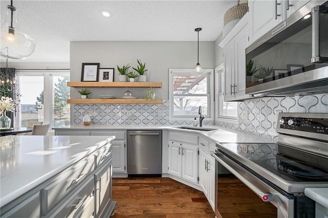 25189 W 150th Terrace, Olathe, KS 66061