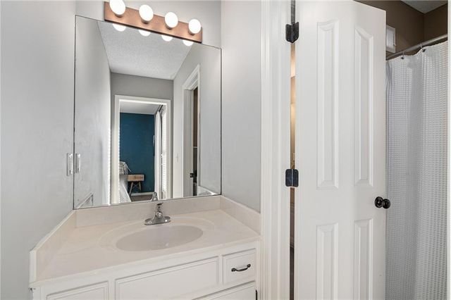 25189 W 150th Terrace, Olathe, KS 66061