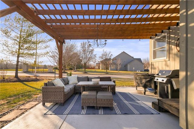 25189 W 150th Terrace, Olathe, KS 66061