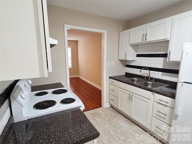 3500 Clearmont Avenue, Charlotte, NC 28212