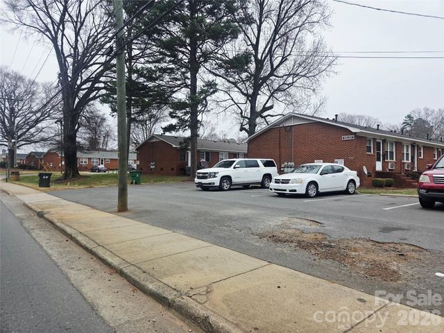 3500 Clearmont Avenue, Charlotte, NC 28212