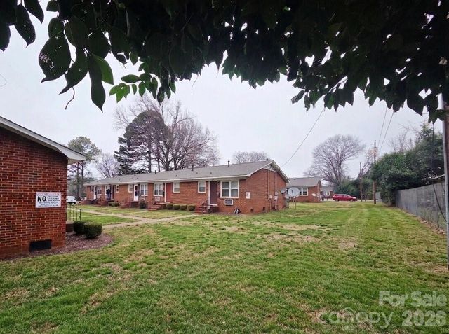 3500 Clearmont Avenue, Charlotte, NC 28212