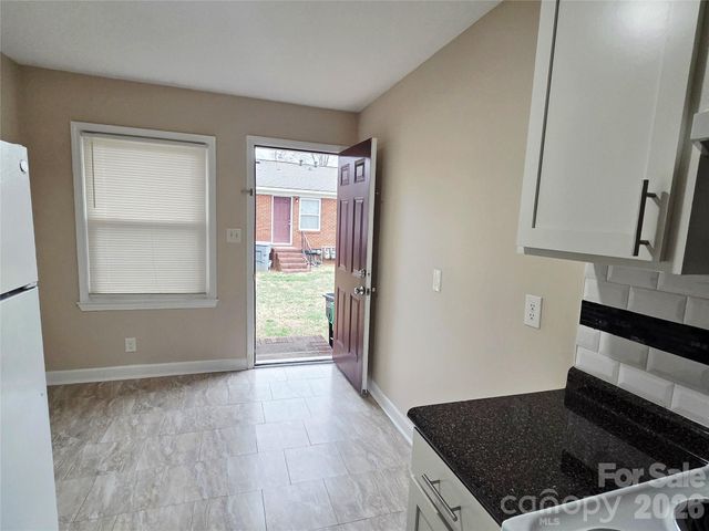 3500 Clearmont Avenue, Charlotte, NC 28212