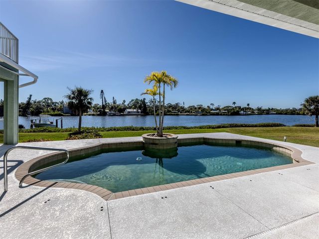 853 HILLCREST DRIVE, Nokomis, FL 34275