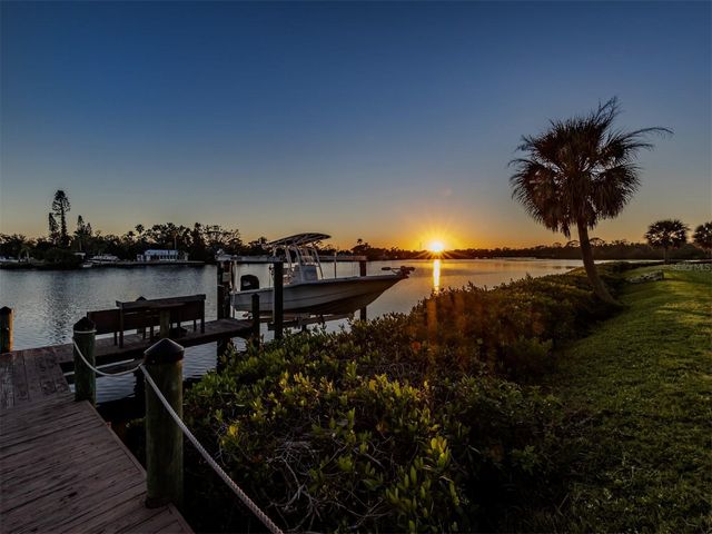 853 HILLCREST DRIVE, Nokomis, FL 34275