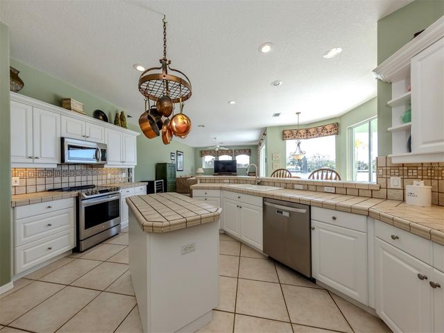 853 HILLCREST DRIVE, Nokomis, FL 34275