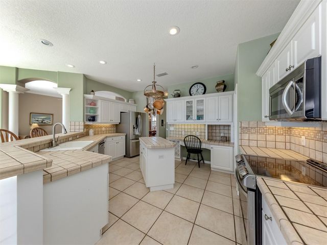 853 HILLCREST DRIVE, Nokomis, FL 34275