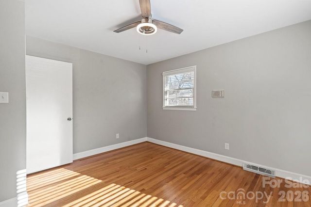 1717 Woodvalley Drive, Charlotte, NC 28216