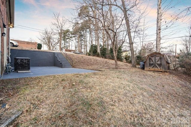 1717 Woodvalley Drive, Charlotte, NC 28216