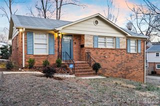 1717 Woodvalley Drive, Charlotte, NC 28216