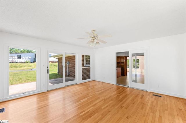 160 McArthur Street, Spartanburg, SC 29307