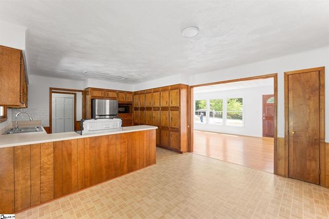 160 McArthur Street, Spartanburg, SC 29307