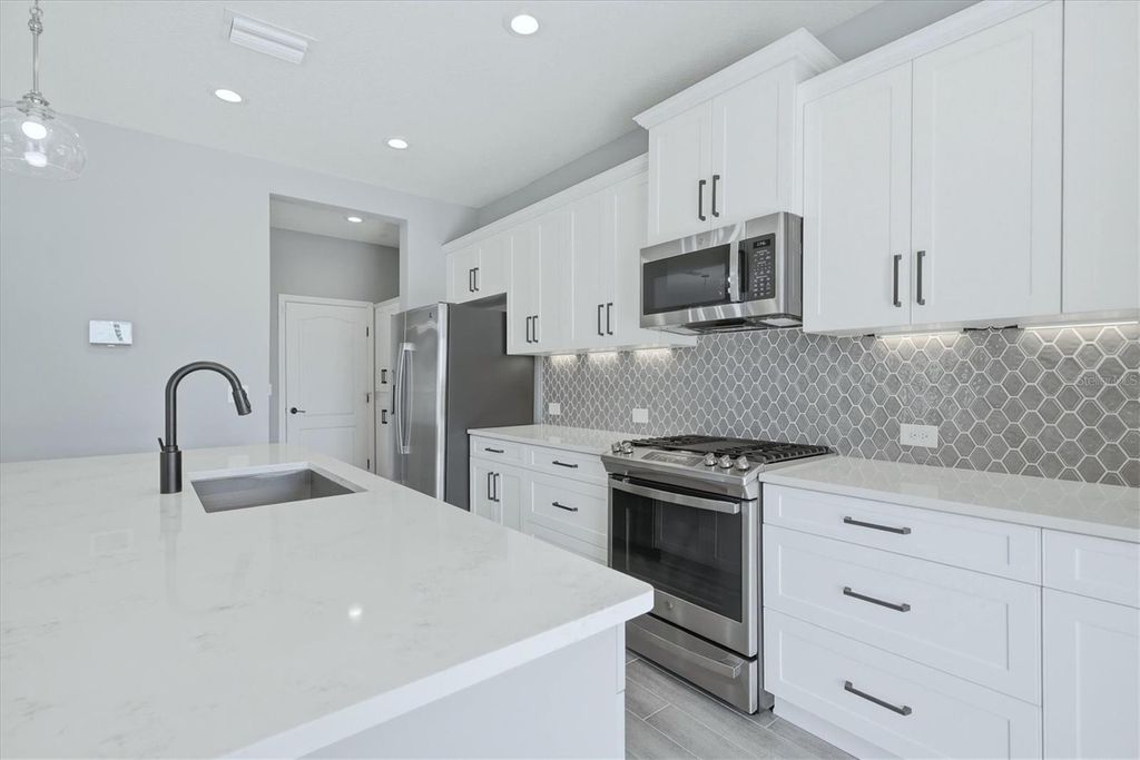 Image 17 of property listing at 10429 CROOKED CREEK COURT, Parrish, FL 34219