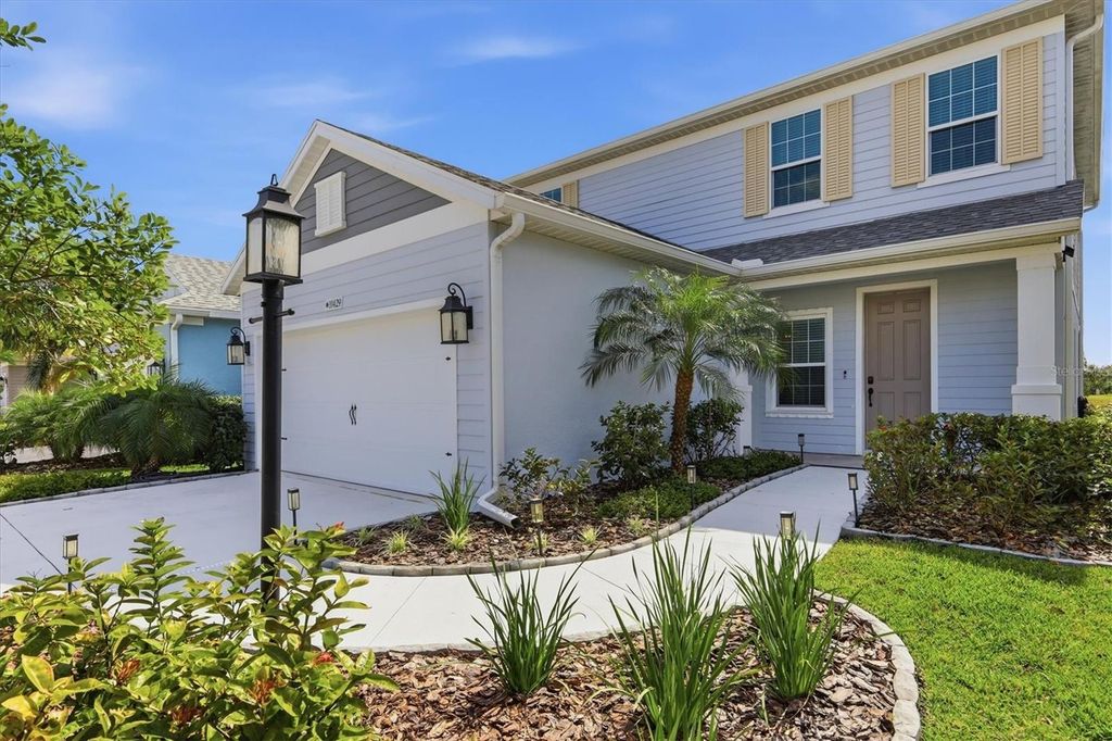 Image 3 of property listing at 10429 CROOKED CREEK COURT, Parrish, FL 34219