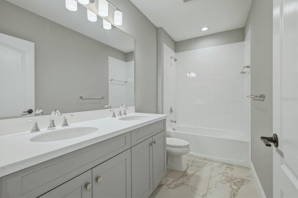 Image 39 of property listing at 10429 CROOKED CREEK COURT, Parrish, FL 34219