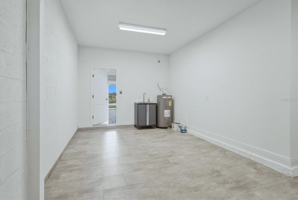 Image 40 of property listing at 10429 CROOKED CREEK COURT, Parrish, FL 34219