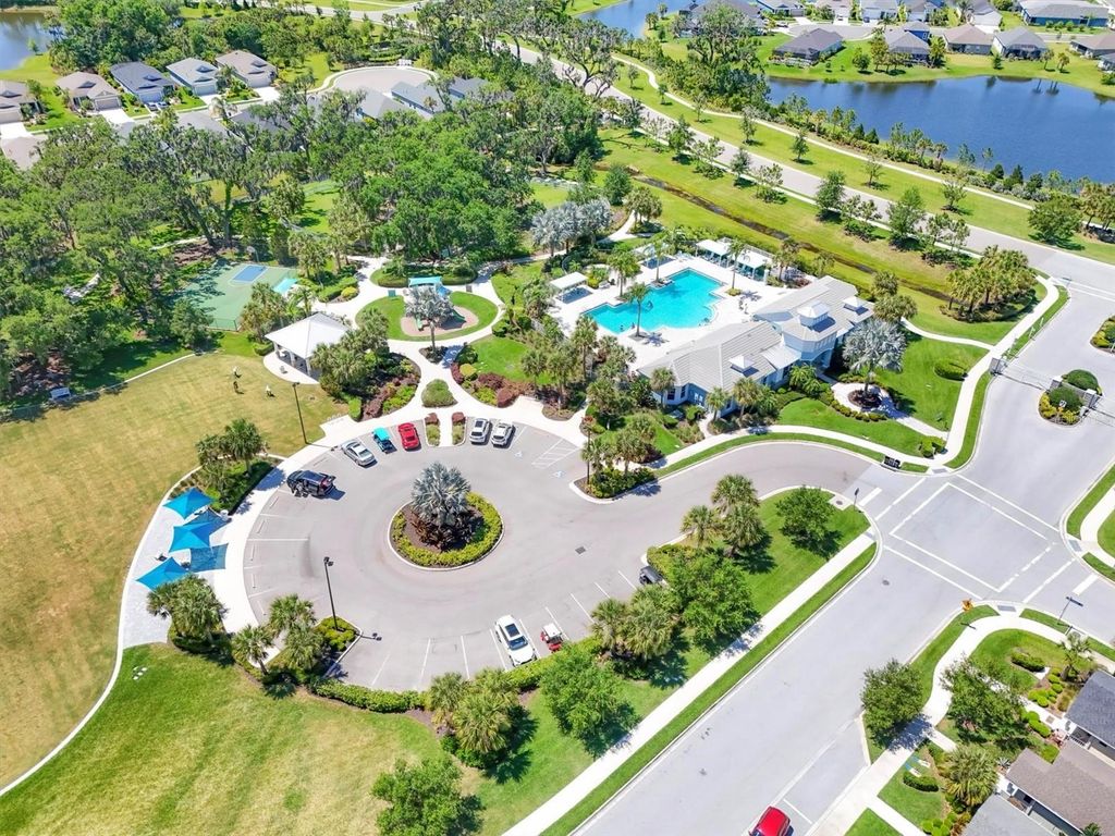 Image 60 of property listing at 10429 CROOKED CREEK COURT, Parrish, FL 34219