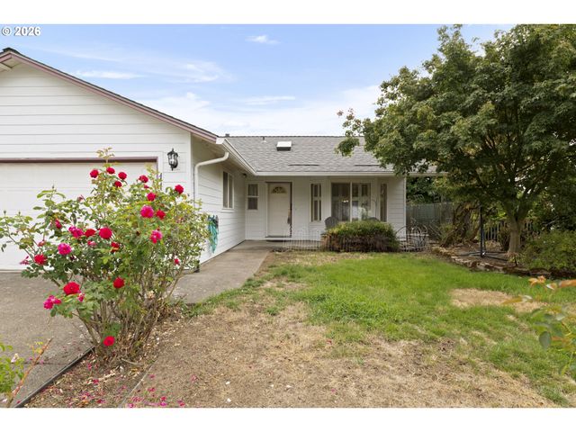 1143 Sw JAMES Ct, Dundee, OR 97115